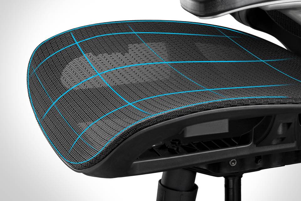 SPEEDER ONE WHITE｜COUGAR｜株式会社アユート PCパーツ・VR